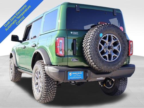 Eruption Green Metallic 2025 Ford Bronco Badlands