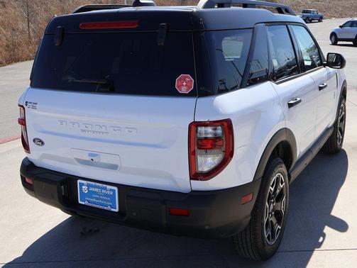 Oxford White 2026 Ford Bronco Sport Outer Banks