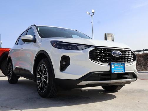 2025 Ford Escape PHEV SE