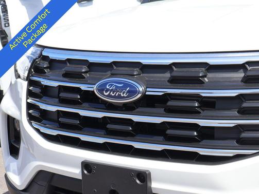 Star White Metallic Tri-Coat 2026 Ford Explorer Active