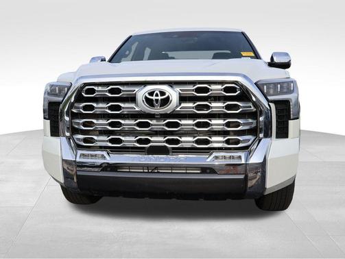 Pearl 2025 Toyota Tundra Hybrid 1794 Edition