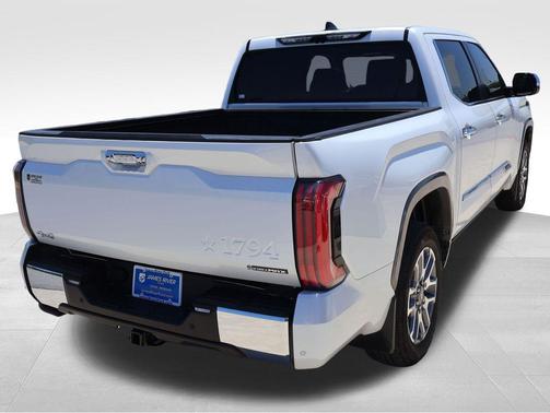 Pearl 2025 Toyota Tundra Hybrid 1794 Edition