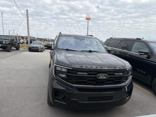 2025 Ford Expedition Platinum