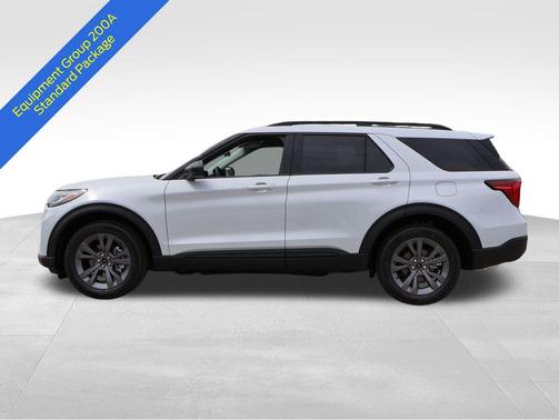 Space White Metallic 2026 Ford Explorer Active