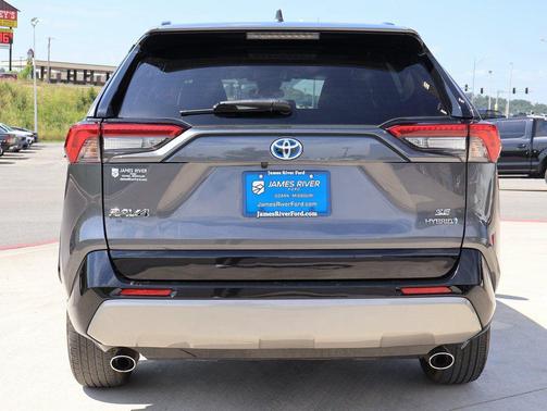2024 Toyota RAV4 Hybrid SE