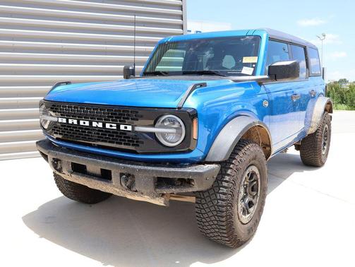 Velocity Blue Metallic 2024 Ford Bronco Wildtrak