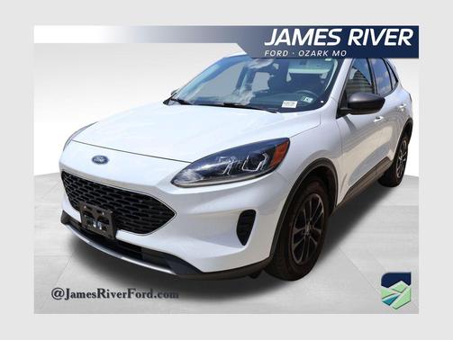 Oxford White 2022 Ford Escape SE