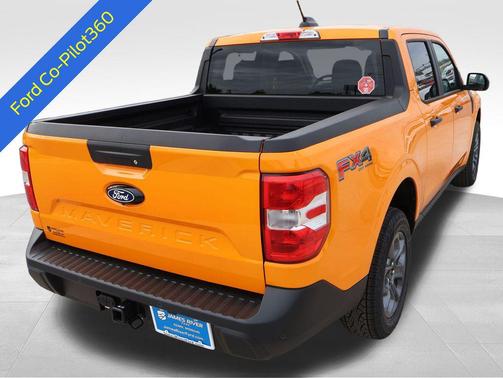 Orange Fury Metallic Tri-Coat 2026 Ford Maverick XLT