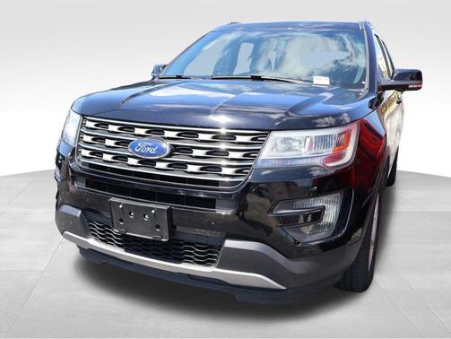 Gray 2016 Ford Explorer XLT