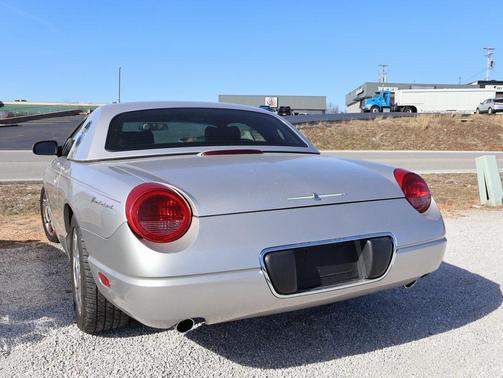 2004 Ford Thunderbird Base