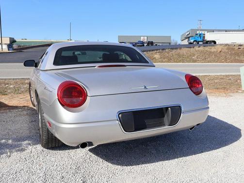 2004 Ford Thunderbird Base