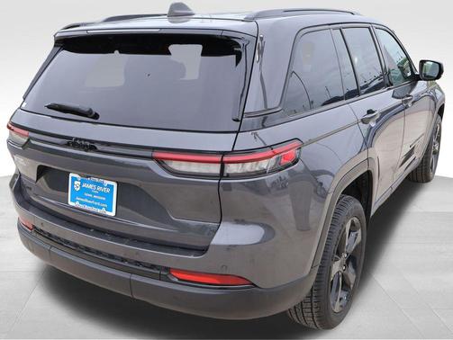 Baltic Gray Metallic Clearcoat 2023 Jeep Grand Cherokee Altitude
