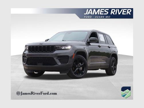 Baltic Gray Metallic Clearcoat 2023 Jeep Grand Cherokee Altitude