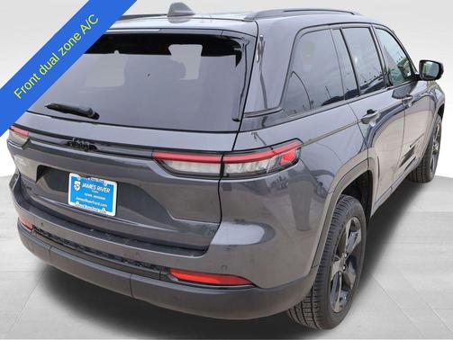 Baltic Gray Metallic Clearcoat 2023 Jeep Grand Cherokee Altitude