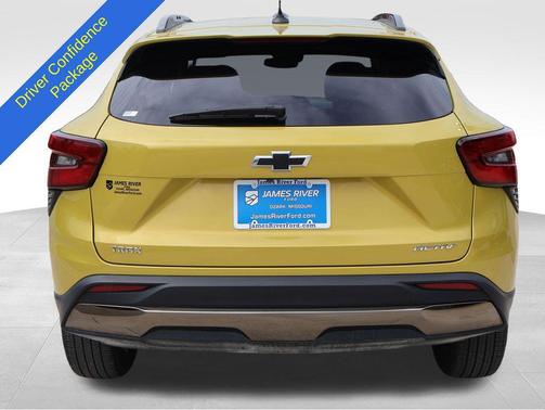 Nitro Yellow Metallic 2024 Chevrolet Trax FWD ACTIV