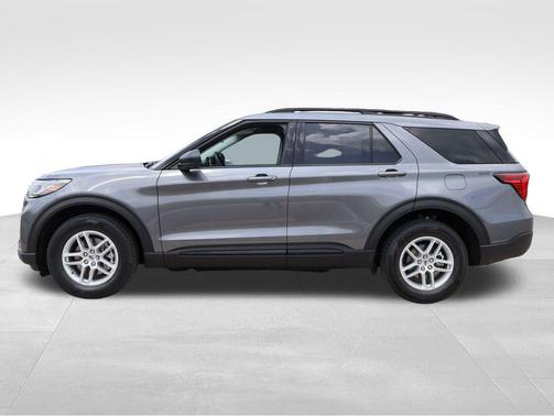Carbonized Gray Metallic 2026 Ford Explorer Active