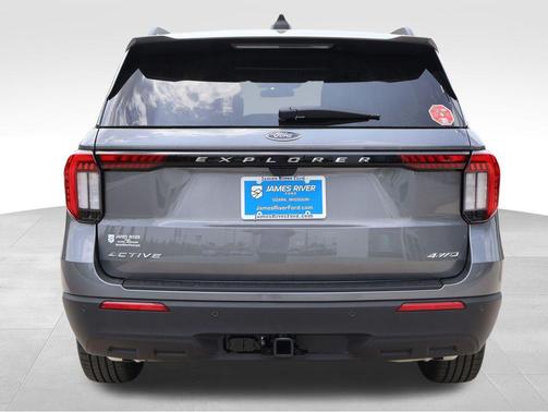 Carbonized Gray Metallic 2026 Ford Explorer Active