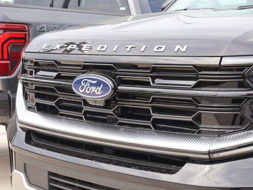 Agate Black Metallic 2026 Ford Expedition Max Platinum