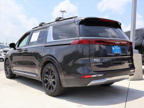 2024 Kia Carnival SX