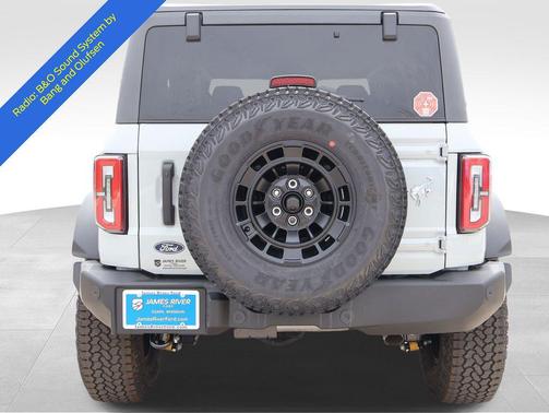 Avalanche Gray 2026 Ford Bronco Outer Banks