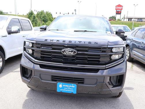 Dark Matter Gray Metallic 2026 Ford Expedition Max Platinum
