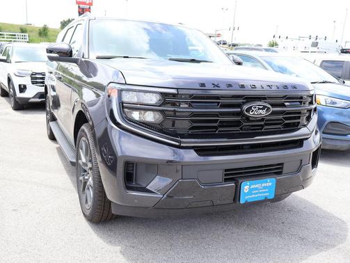 Dark Matter Gray Metallic 2026 Ford Expedition Max Platinum