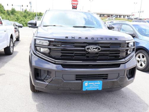 Dark Matter Gray Metallic 2026 Ford Expedition Max Platinum