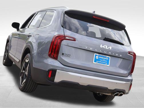Everlasting Silver 2025 Kia Telluride S