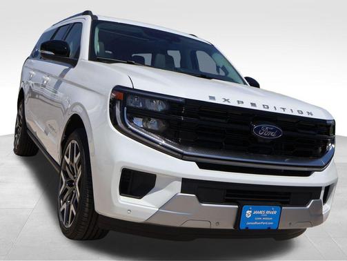 Star White Metallic Tri-Coat 2026 Ford Expedition Max Platinum