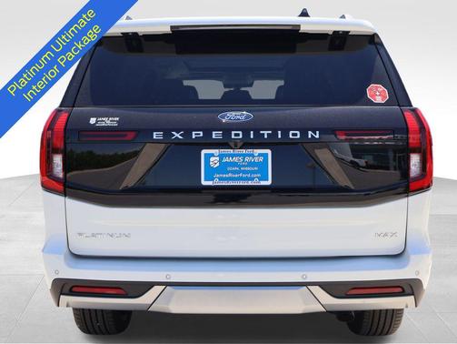 Star White Metallic Tri-Coat 2026 Ford Expedition Max Platinum