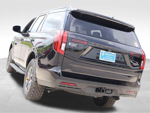Agate Black Metallic 2026 Ford Expedition Tremor
