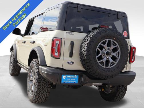 Desert Sand 2025 Ford Bronco Badlands
