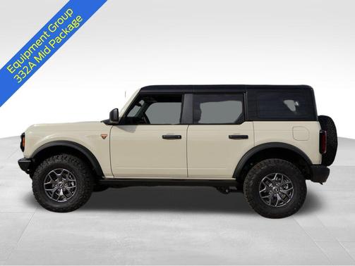 Desert Sand 2025 Ford Bronco Badlands