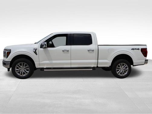 Star White Metallic Tri-Coat 2026 Ford F-150 Lariat