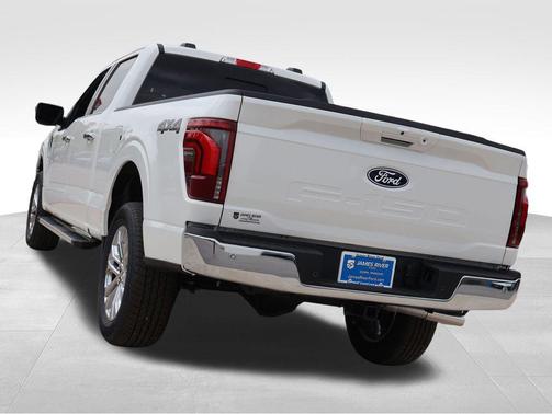 Star White Metallic Tri-Coat 2026 Ford F-150 Lariat