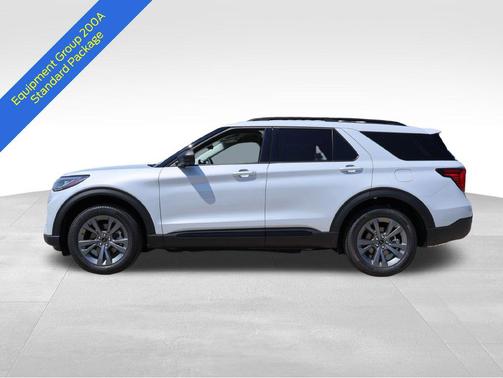 Space White Metallic 2026 Ford Explorer Active