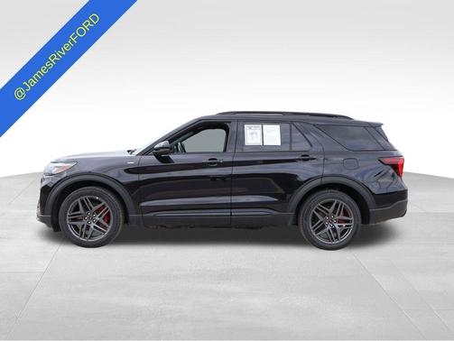 Black Metallic 2025 Ford Explorer ST-Line