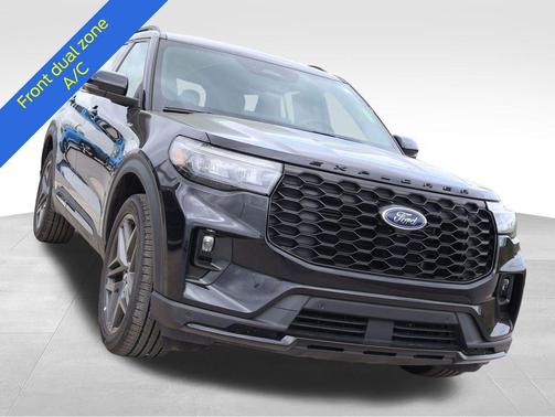 Black Metallic 2025 Ford Explorer ST-Line