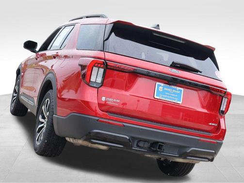 Rapid Red Metallic Tinted Clearcoat 2025 Ford Explorer ST-Line