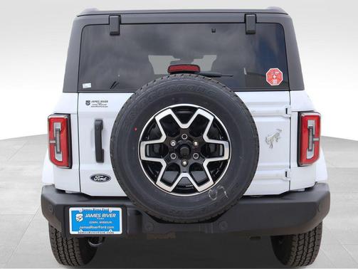 Oxford White 2026 Ford Bronco Outer Banks
