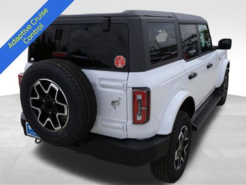 Oxford White 2026 Ford Bronco Outer Banks