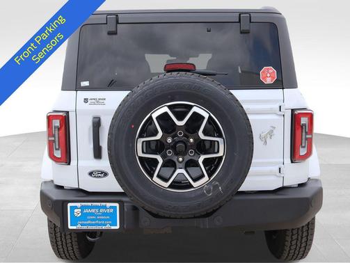 Oxford White 2026 Ford Bronco Outer Banks