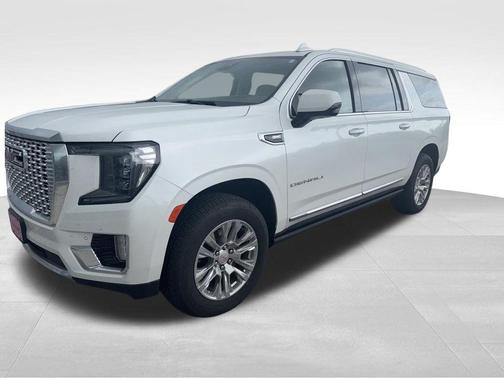 White Frost Tricoat 2023 GMC Yukon XL Denali