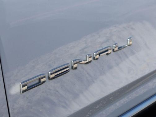 White Frost Tricoat 2023 GMC Yukon XL Denali