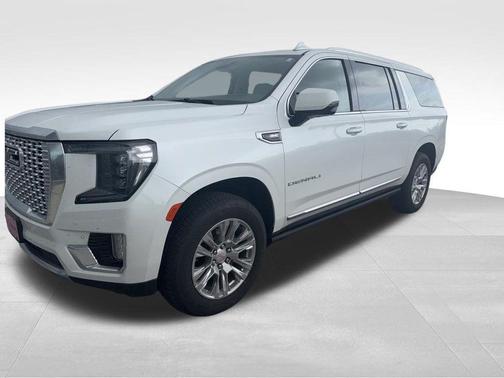 White Frost Tricoat 2023 GMC Yukon XL Denali