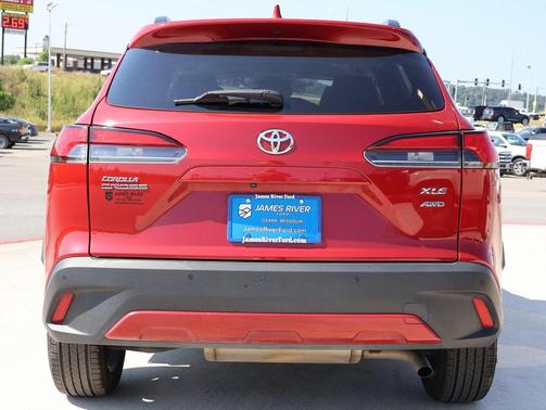 2023 Toyota Corolla Cross XLE