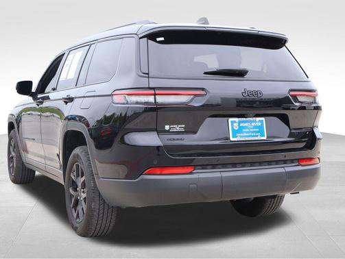 Diamond Black Crystal Pearlcoat 2024 Jeep Grand Cherokee L Altitude
