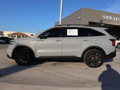 2023 Kia Sorento EX