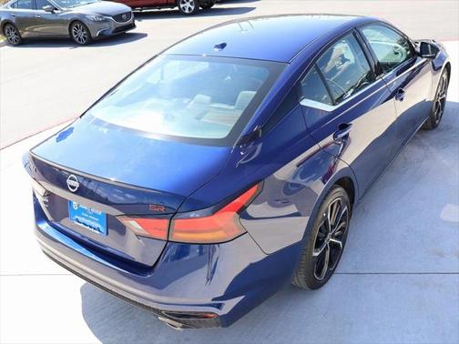 2023 Nissan Altima SR FWD