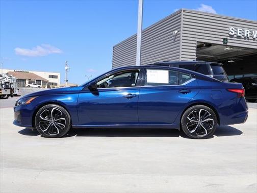 2023 Nissan Altima SR FWD
